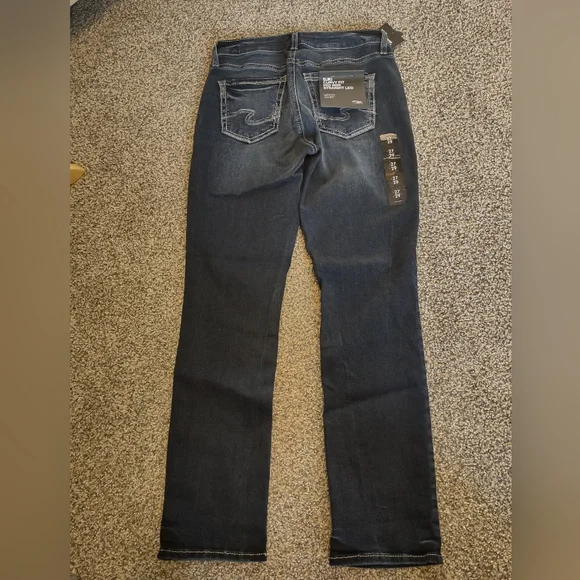 Silver Jeans Co. Suki Curvy Fit Mid Rise Jeans - Picture 4 of 14